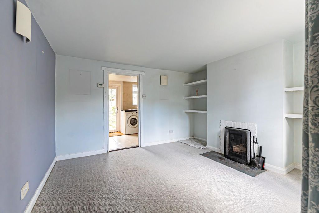 Property photo 2 of 9