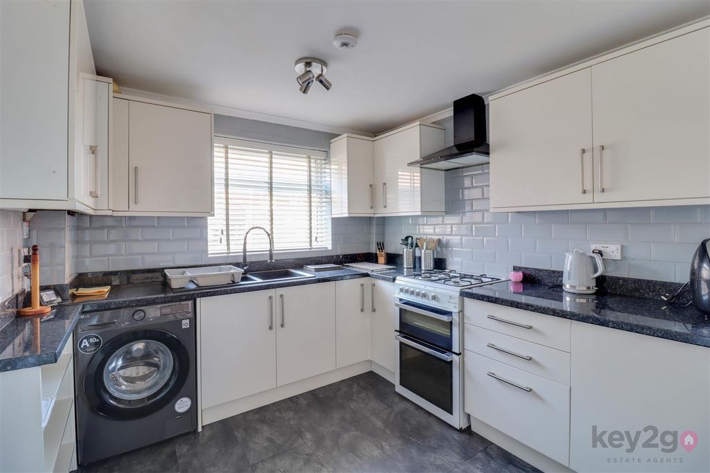 Property photo 3 of 17 Beexrxs4Re-Qua2Ca6-P7G.Jpg