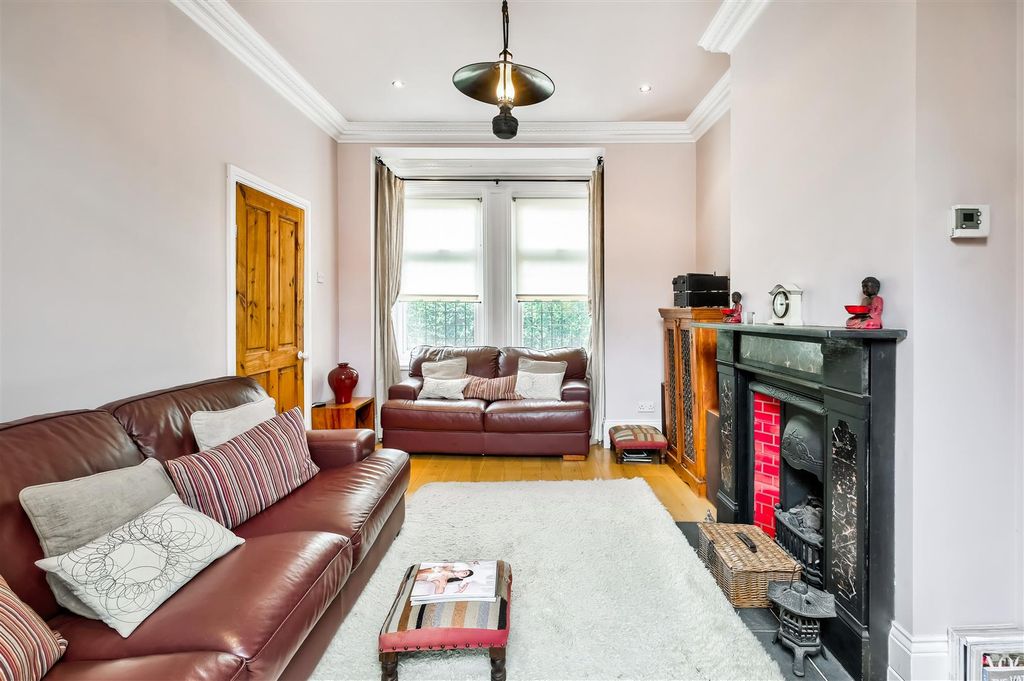 Property photo 3 of 21