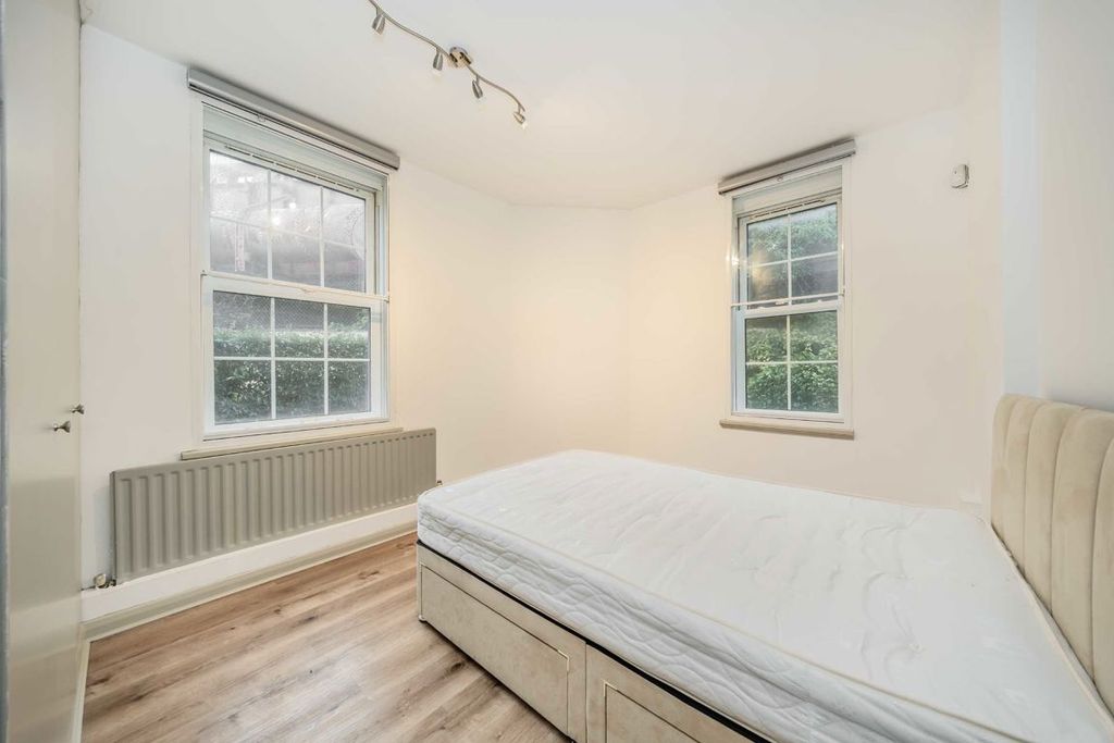 Property photo 3 of 8