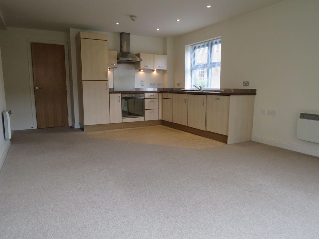 Property photo 3 of 9 Kitchen