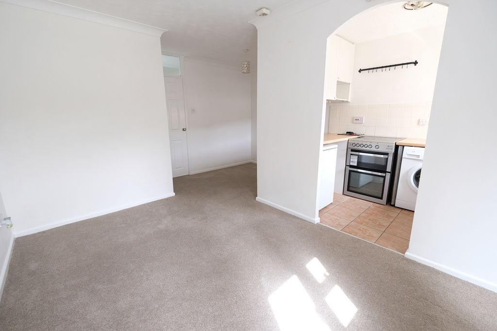 Property photo 3 of 10 Sitting/Dining Room