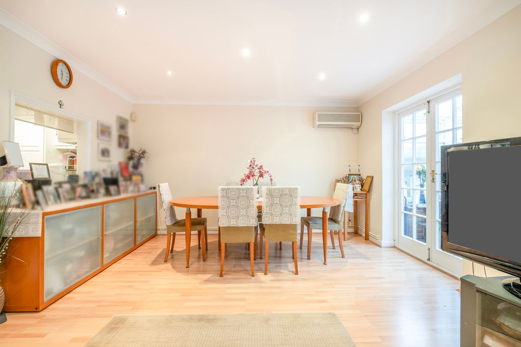 Property photo 3 of 19