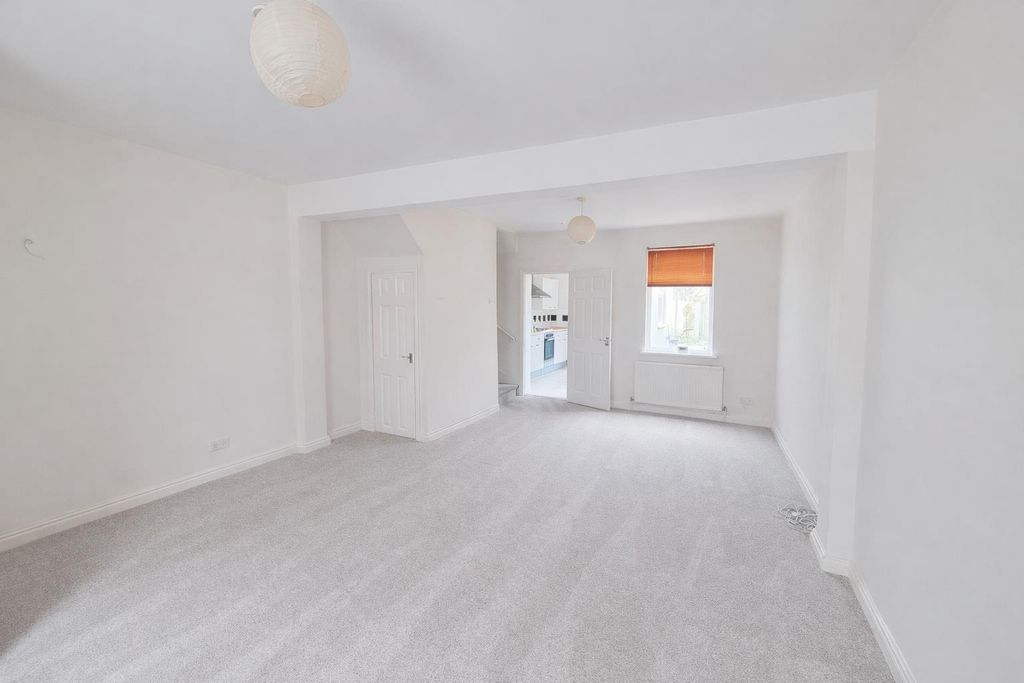 Property photo 3 of 9 Living Room