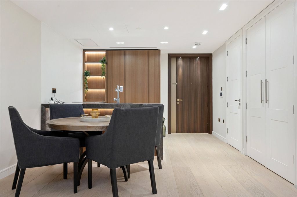 Property photo 3 of 14 Kitchen Diner