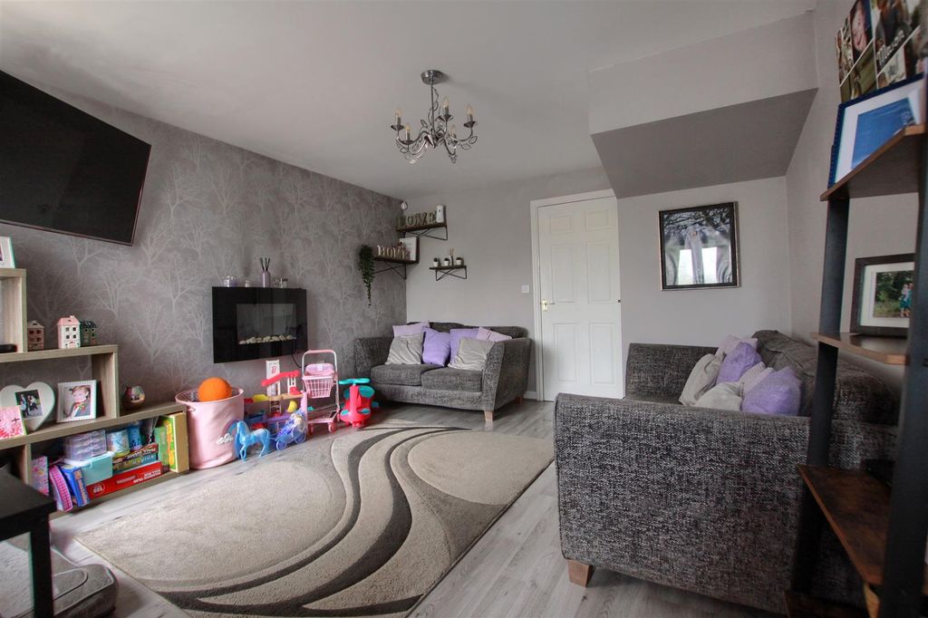 Property photo 2 of 10 Sw4.Jpg