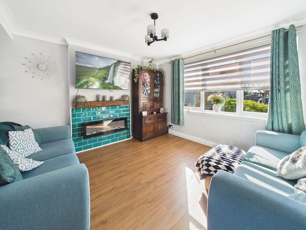 Property photo 3 of 18 Lounge Area