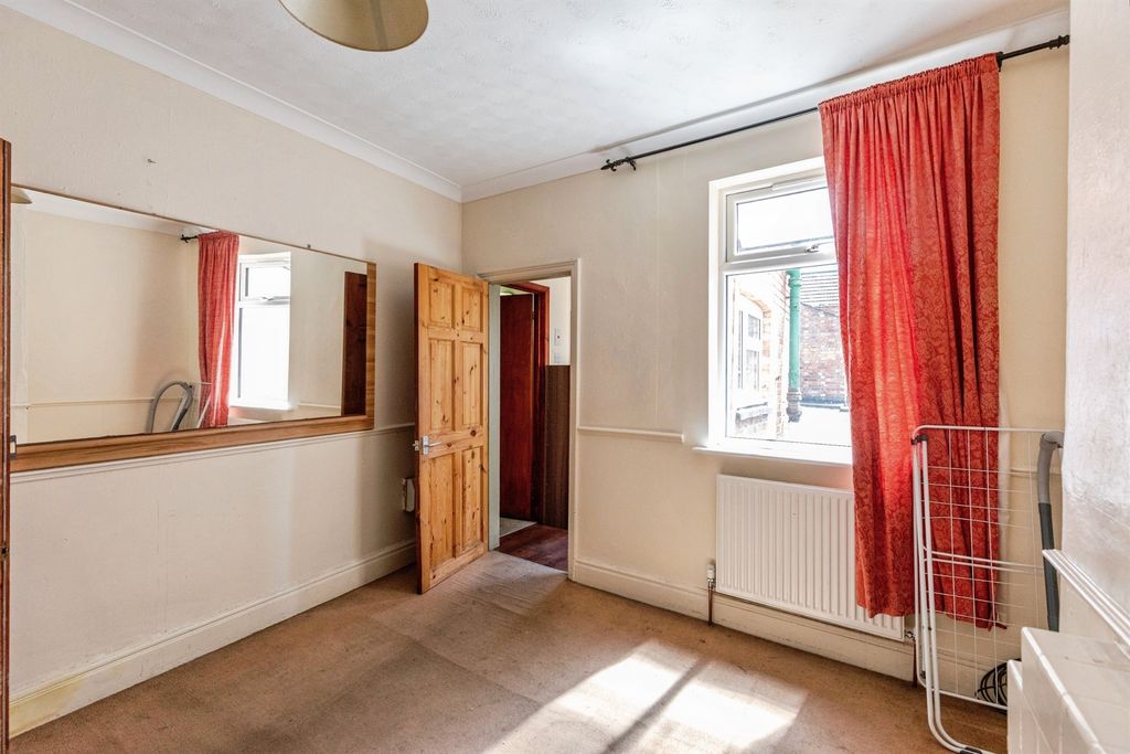 Property photo 3 of 18