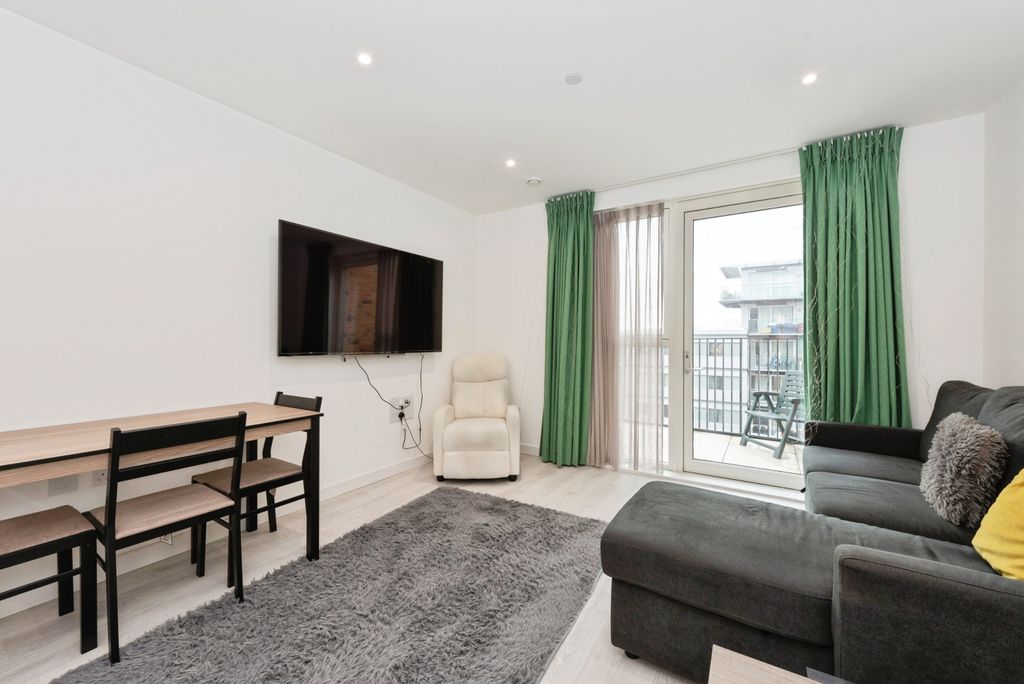 Property photo 2 of 20 Croxby7Of30