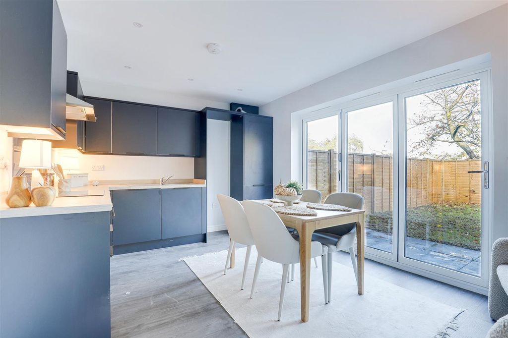 Property photo 2 of 22