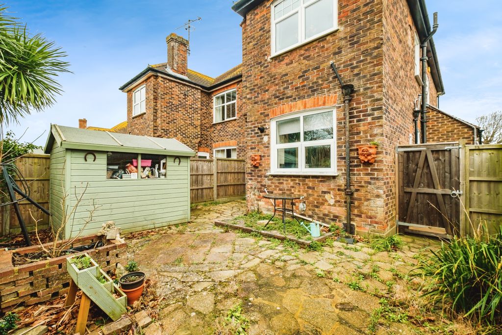 Property photo 3 of 26