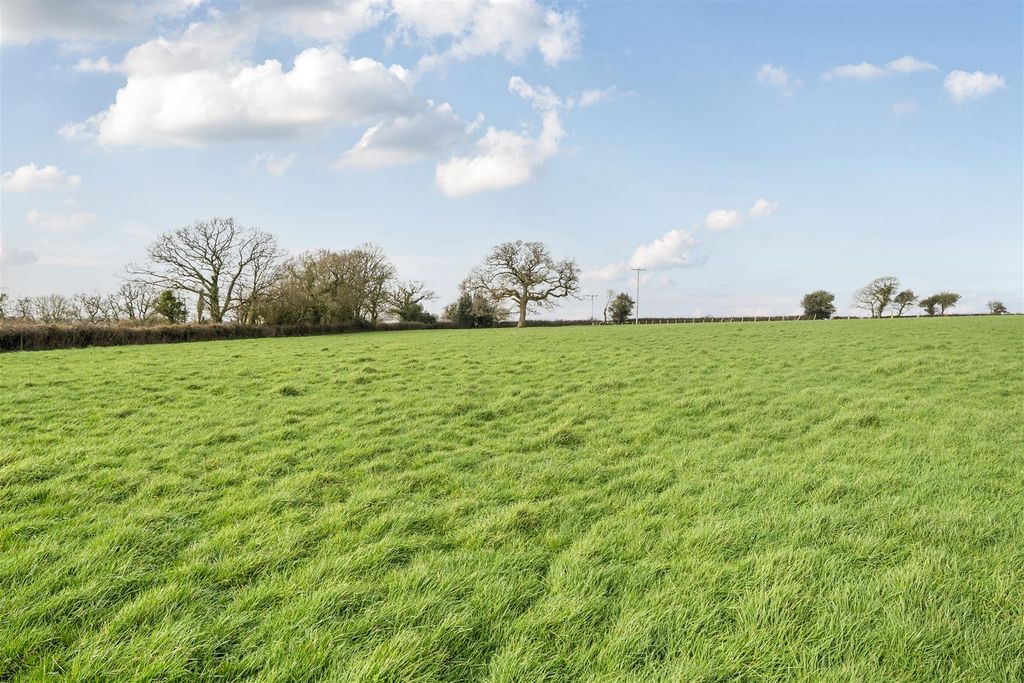 Property photo 2 of 6 1415097-21-699F4514Aba80.Jpg