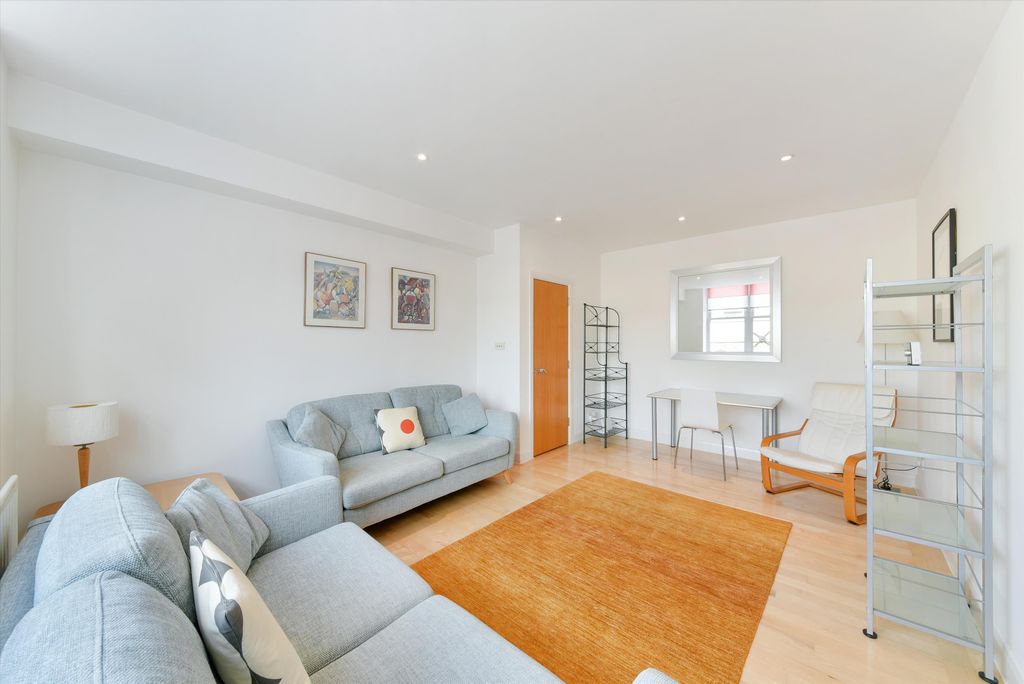 Property photo 3 of 10 Image