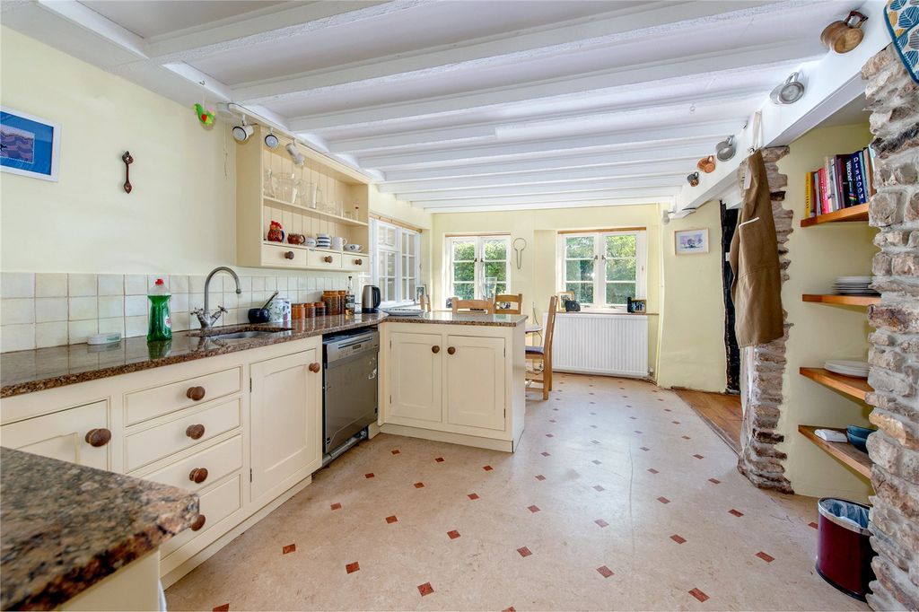 Property photo 3 of 37 Picture No. 22