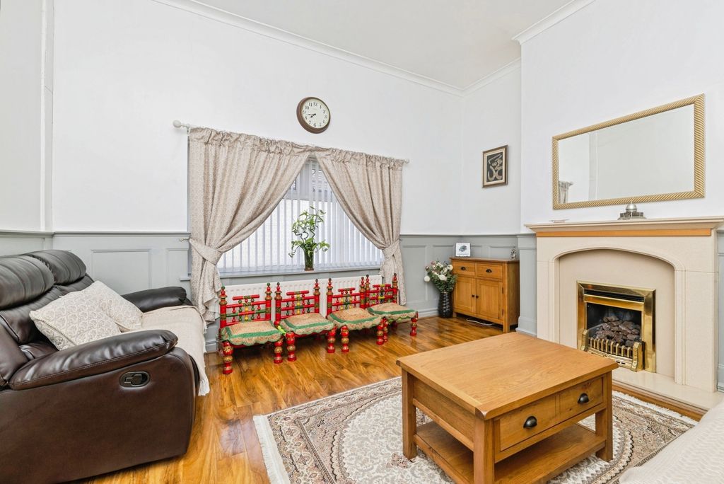 Property photo 2 of 20 Pbox-Img.Jpg