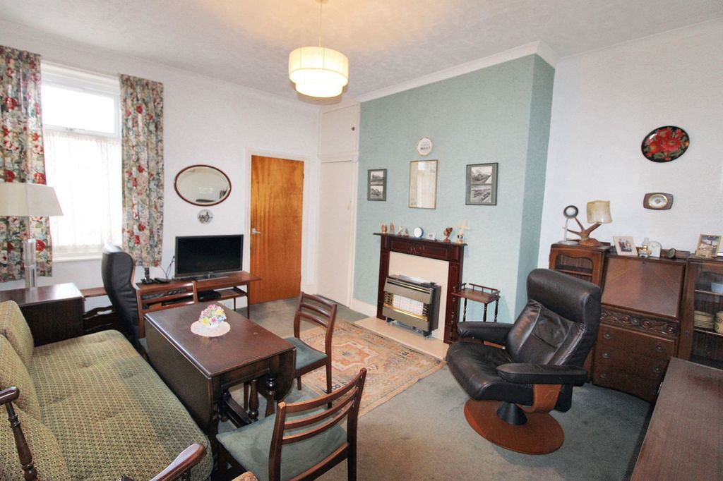 Property photo 2 of 7