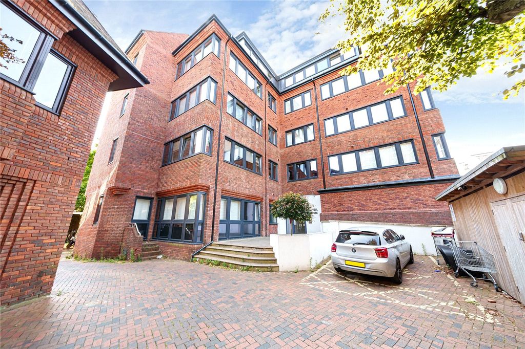 Property photo 2 of 10 Picture No. 24