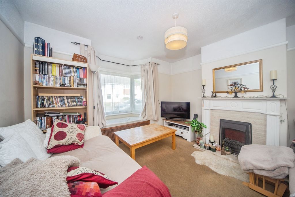 Property photo 2 of 19