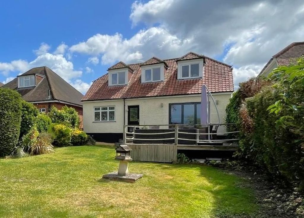 Property photo 1 of 14 Photo 17