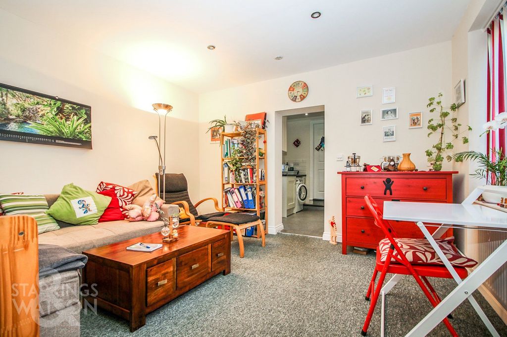 Property photo 3 of 11