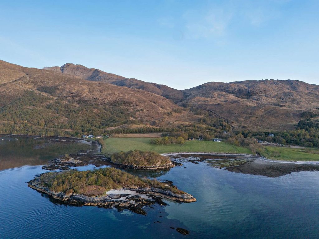 Property photo 2 of 18 Tigh An Eilean