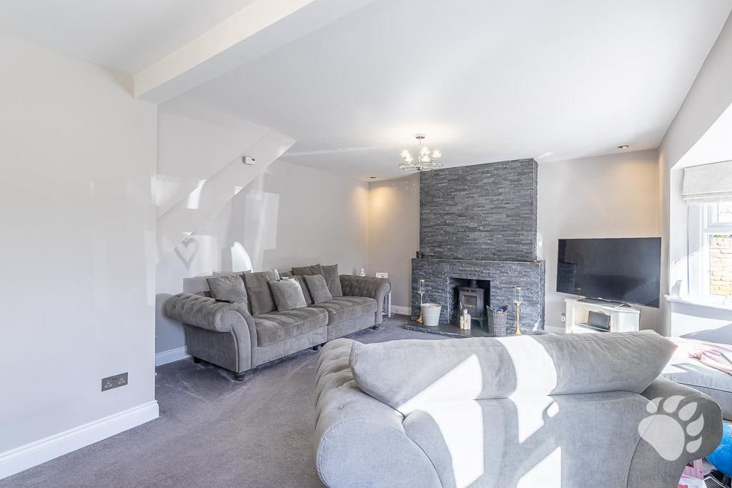 Property photo 2 of 36 Lounge