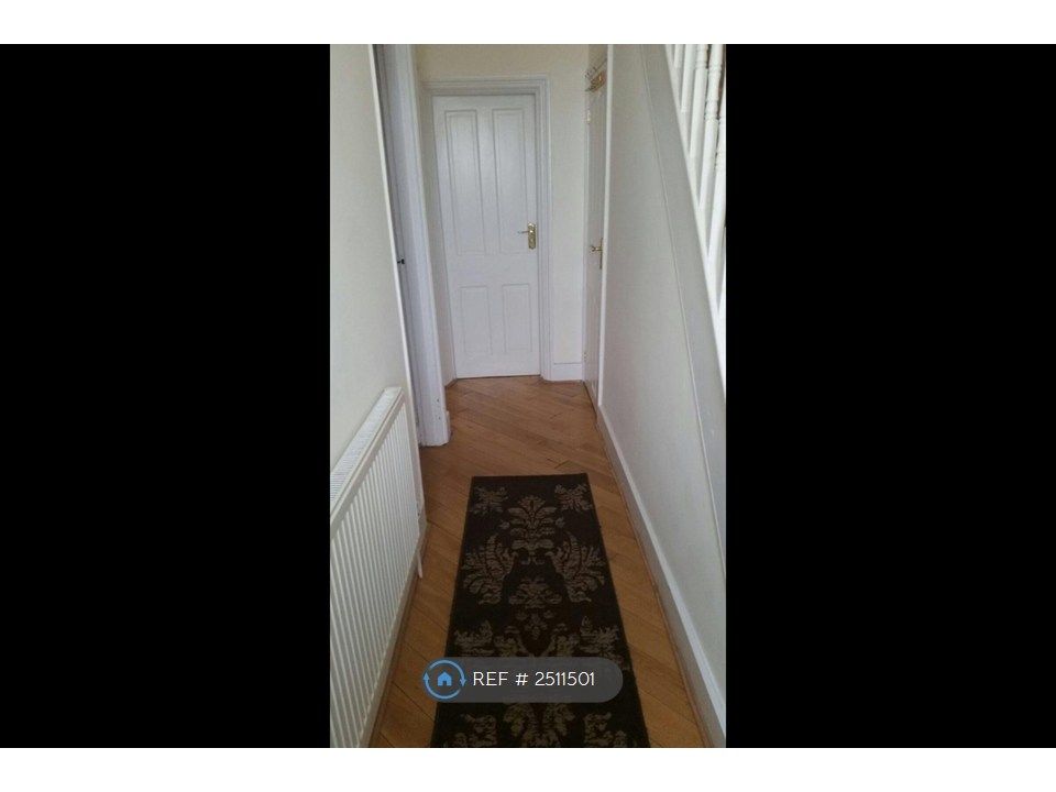 Property photo 2 of 6 Entrance Hallway