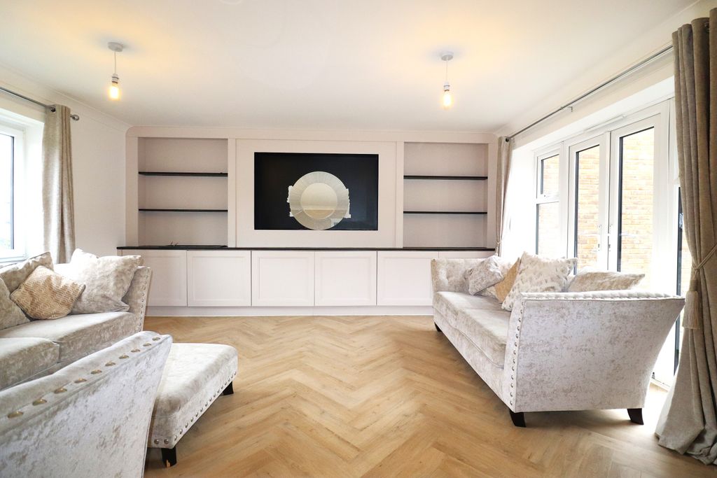 Property photo 1 of 26