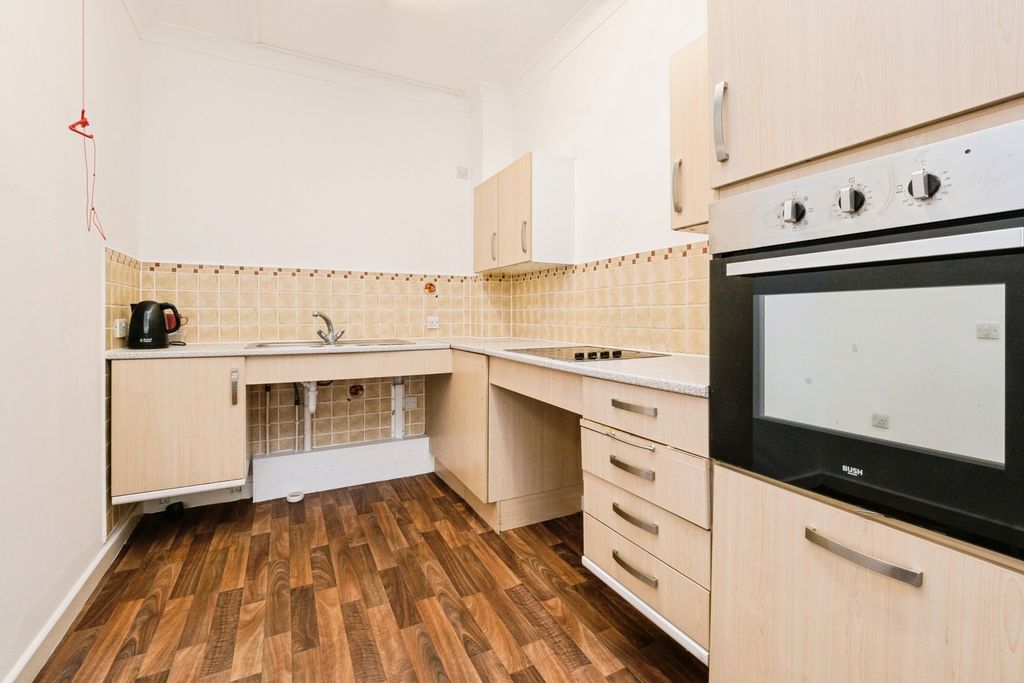 Property photo 3 of 15 Kitchen Area