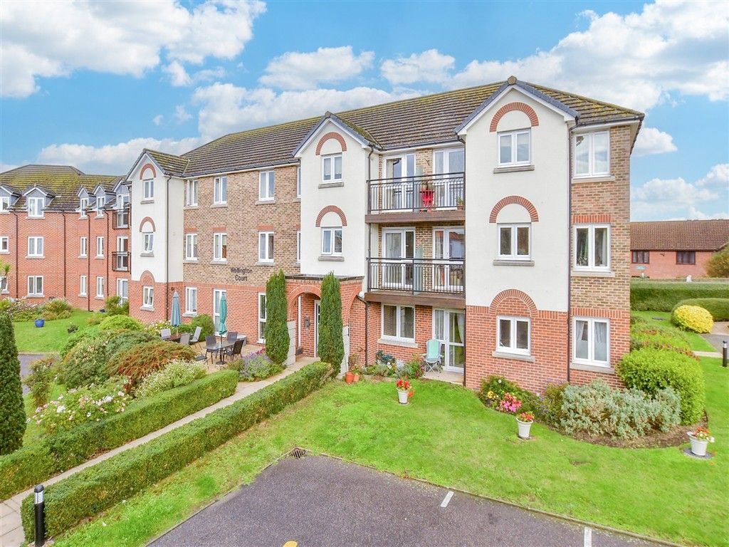 Property photo 1 of 7 Front