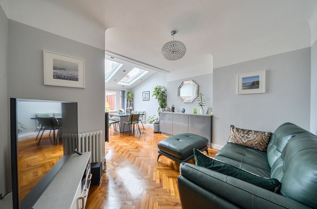 Property photo 3 of 14 1472099-5-6A2059E...