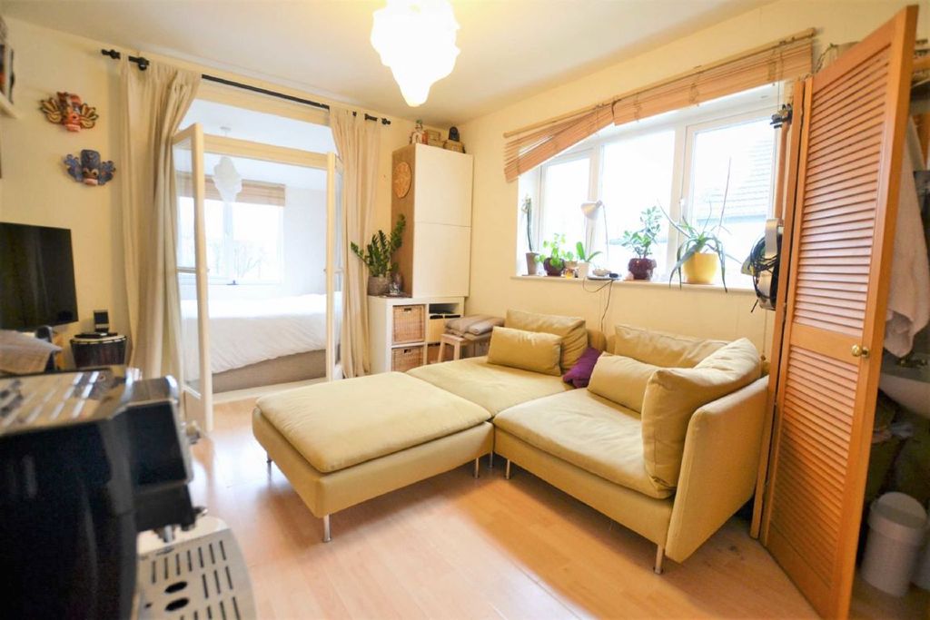 Property photo 2 of 4