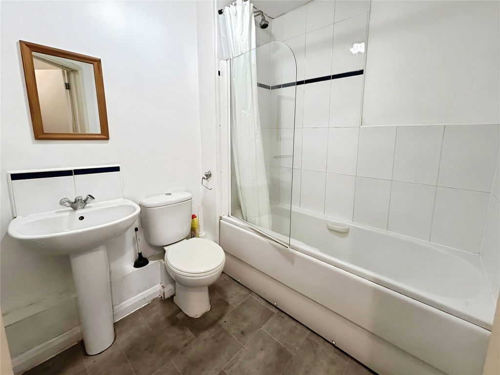 Property photo 3 of 6 Picture No. 06