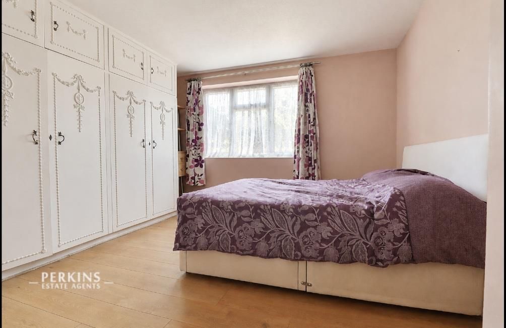 Property photo 2 of 9 Bedroom One J.Jpg