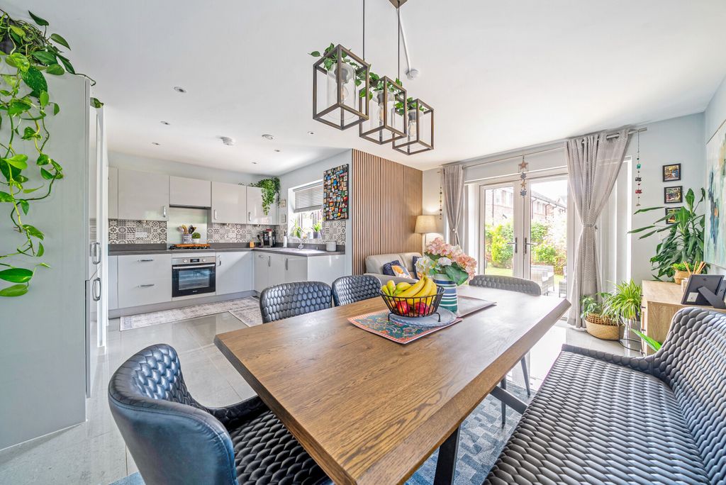 Property photo 3 of 28 1479515-19-6A316B...