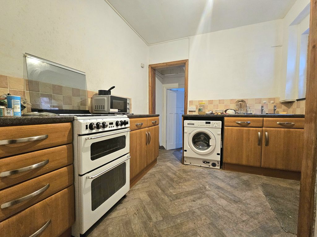 Property photo 3 of 4