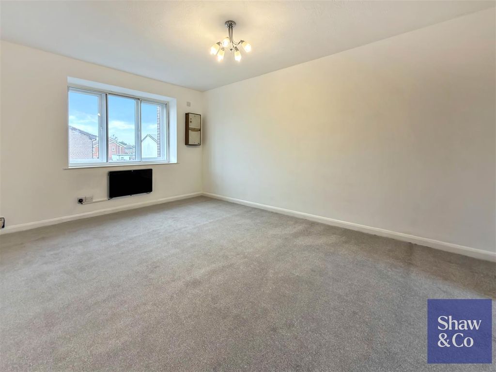 Property photo 2 of 6 Living..Jpeg