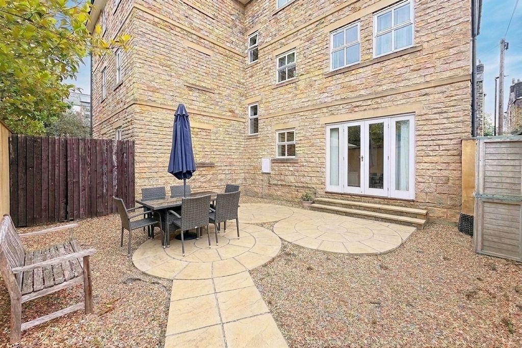 Property photo 2 of 5