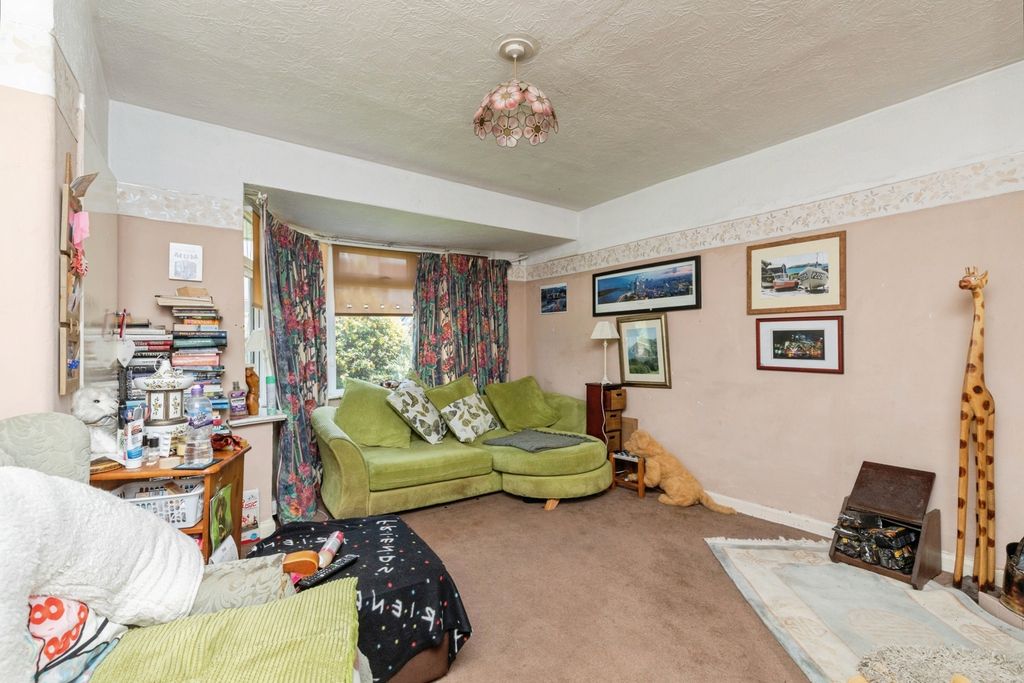 Property photo 3 of 13 Photo