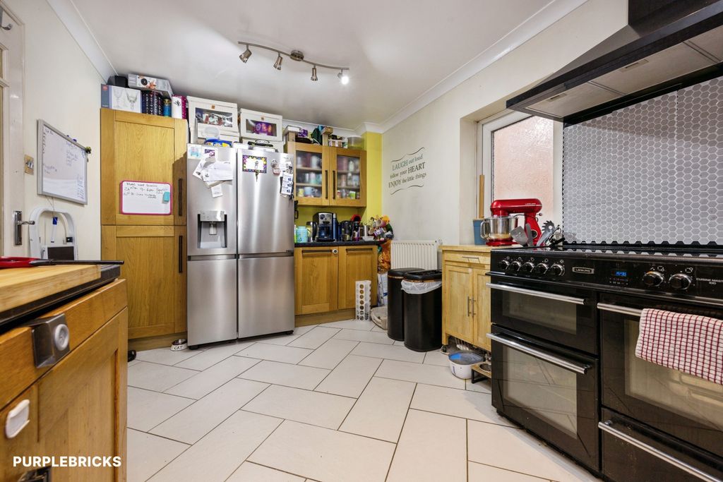 Property photo 3 of 29