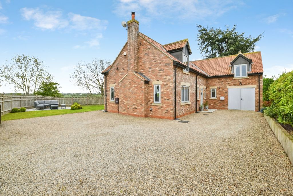 Property photo 1 of 22 Pbox-Img.Jpg