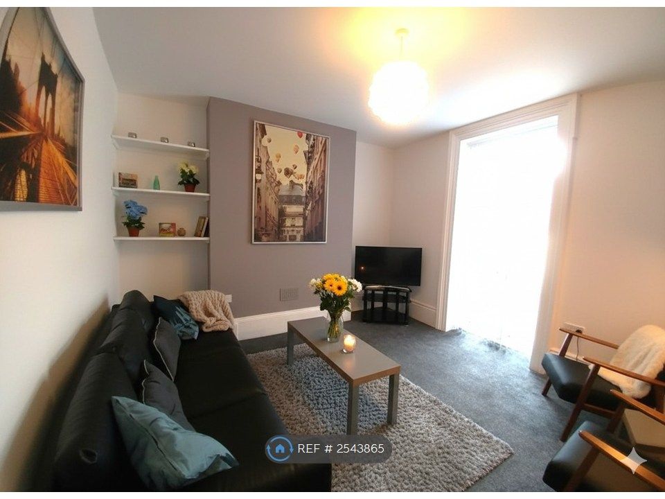 Property photo 2 of 9 Living Room