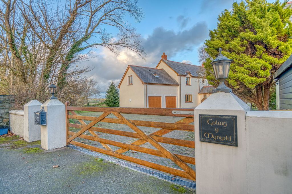 Property photo 1 of 30