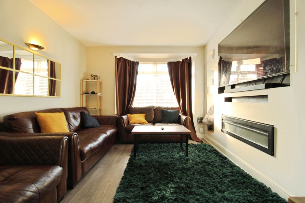 Property photo 2 of 9 Living Room