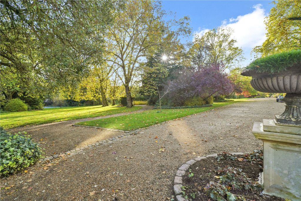 Property photo 2 of 9 Picture No. 20