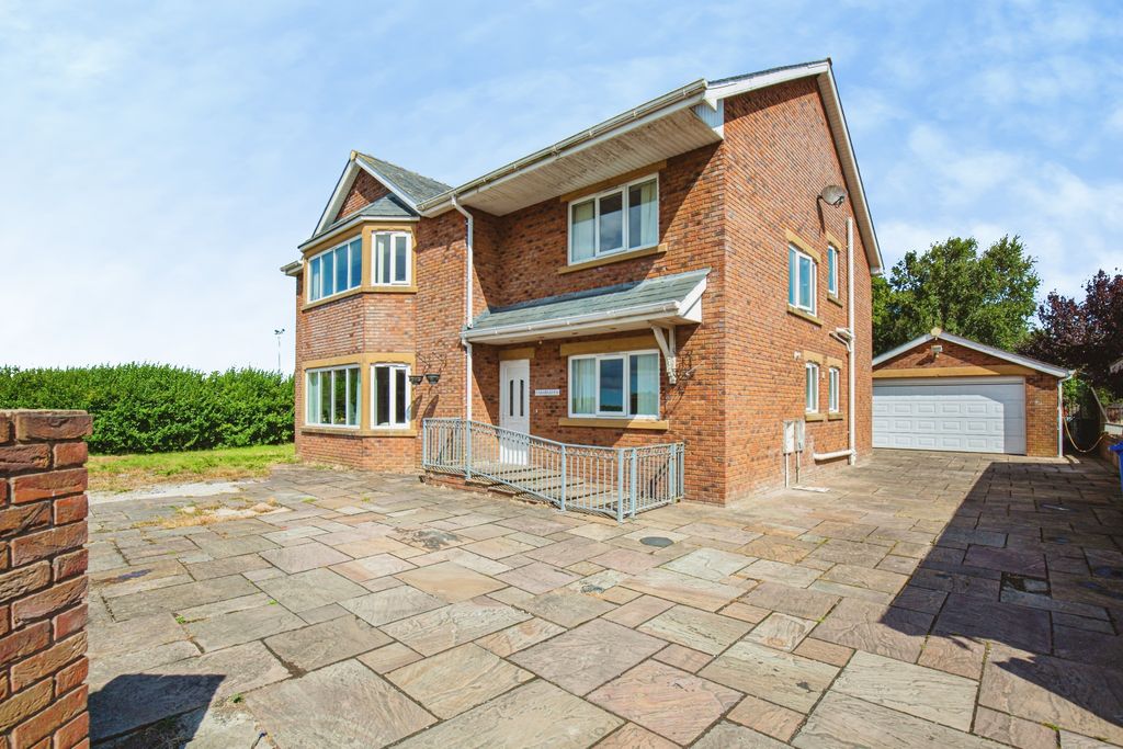 Property photo 1 of 32 1