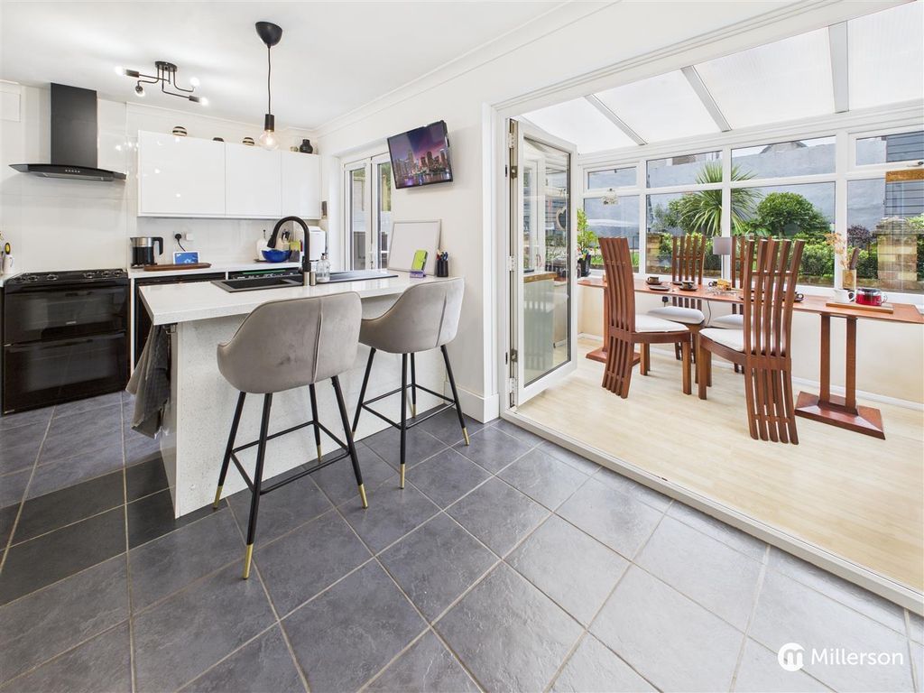 Property photo 3 of 21 Cam05092G0-Pr0147-Still024.Jpg