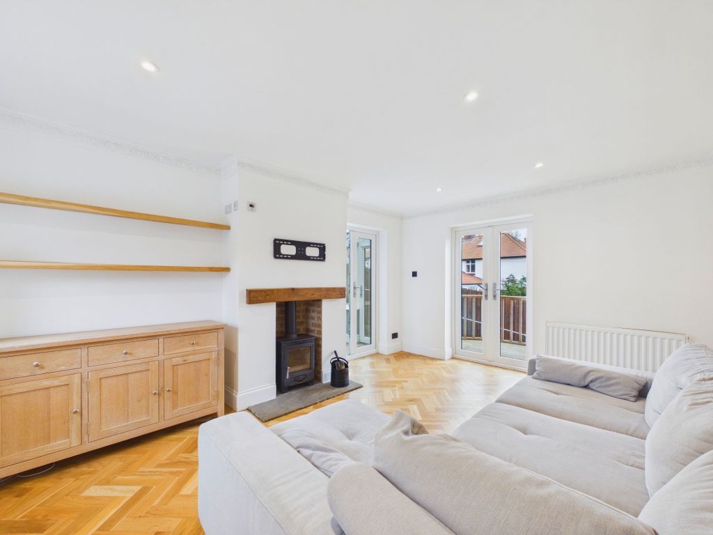 Property photo 2 of 20