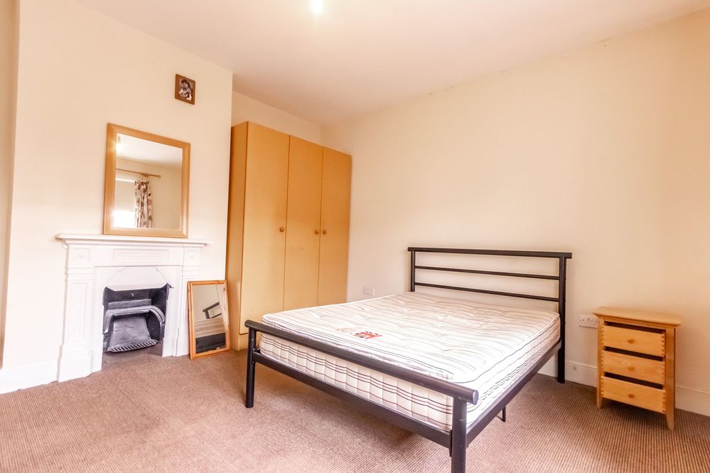 Property photo 3 of 4