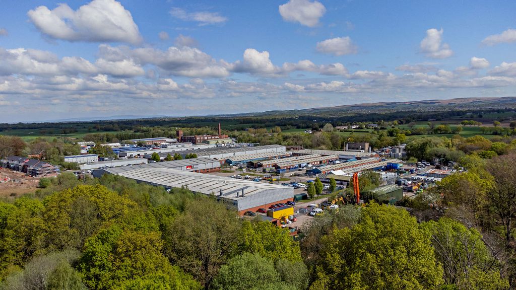 Property photo 3 of 4 8644622-Exterior58-800